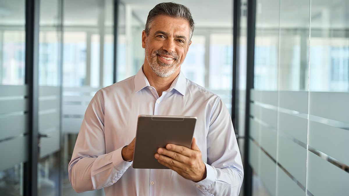 Automação em TI: Como a integração entre Gestão de Ativos (ITAM) e MDM elimina o trabalho manual